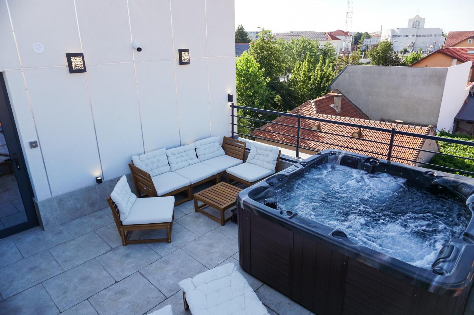 Hotel Fantazia Oradea Exteriér fotografie